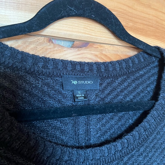 Sweater - Picture 3 of 5